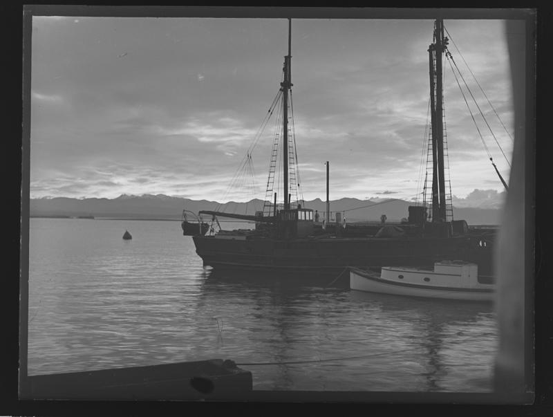 Nelson Harbour, sunset Nelson Provincial Museum